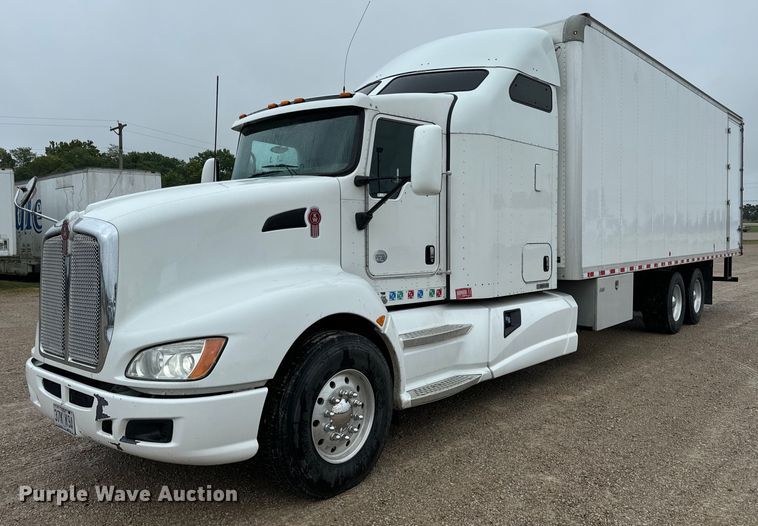 2013 Kenworth T660 box truck - OF9969