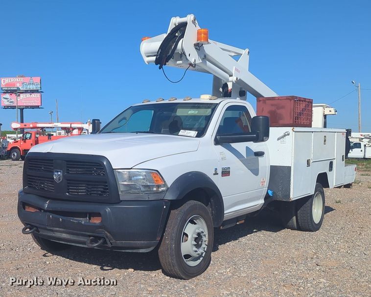 2012 Dodge Ram 4500HD bucket truck - DL1041
