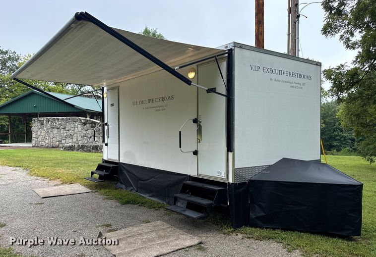 2014 Custom Concessions  portable restroom  - DP6672