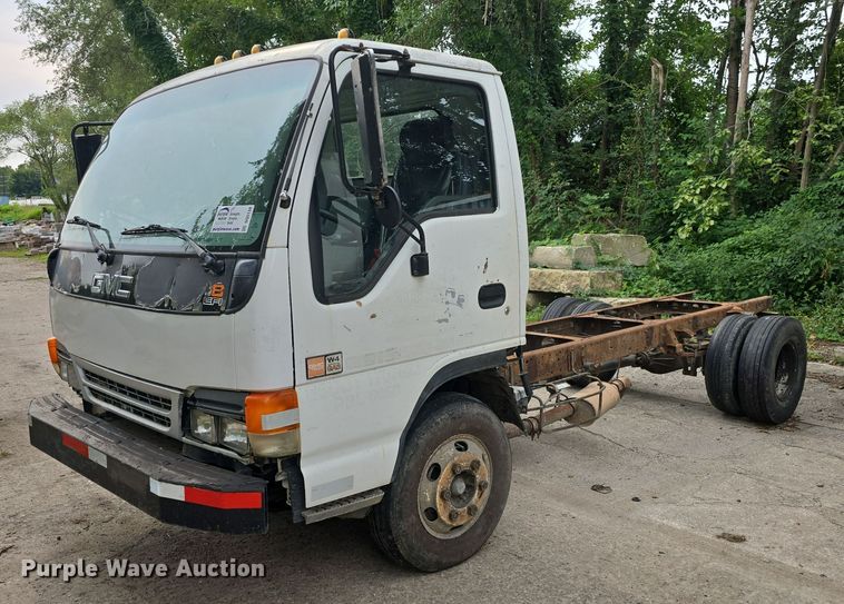 1995 GMC W4 truck cab and chassis - DQ5138