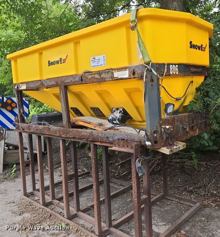 SnowEx  Vmaxx 9300 spreader - DQ5148