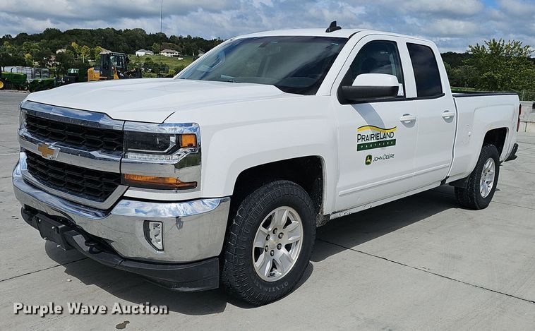 2018 Chevrolet Silverado 1500 Double Cab pickup truck - DS4709