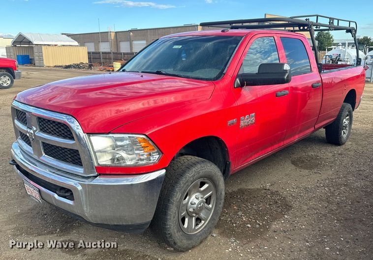2015 Dodge Ram 2500HD Crew Cab pickup truck - DX3558
