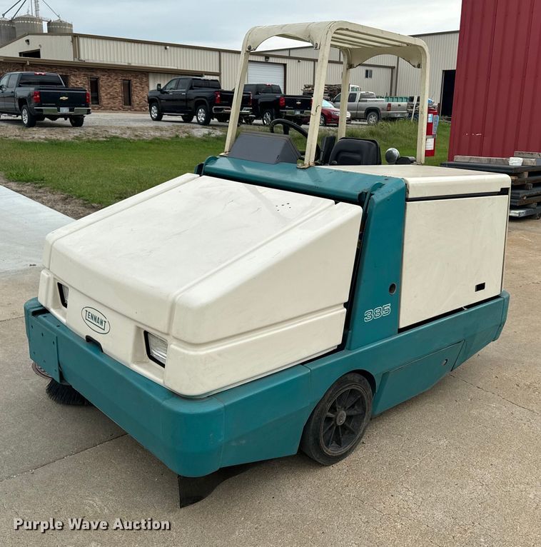 Tennant  385 sweeper - EE7504