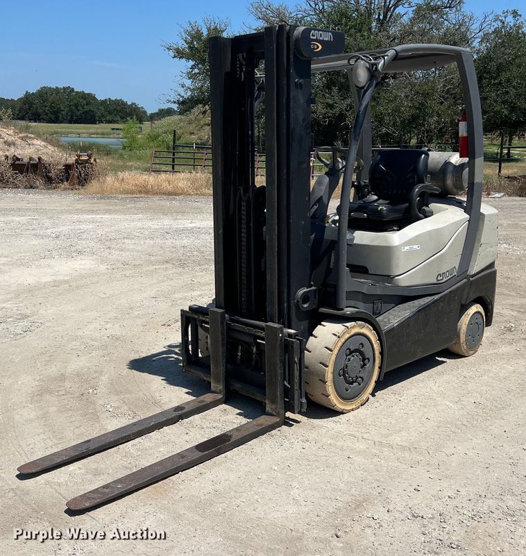 Crown C-5 forklift - EJ2943
