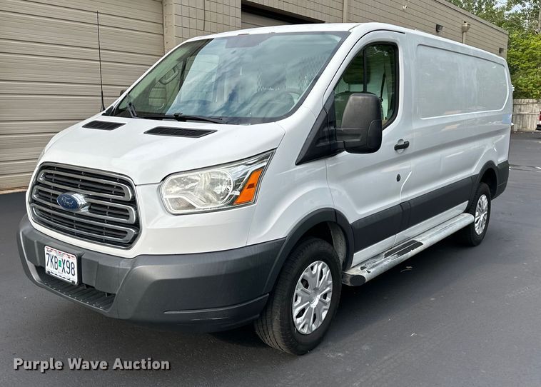 2015 Ford Transit 250 van - EJ7182