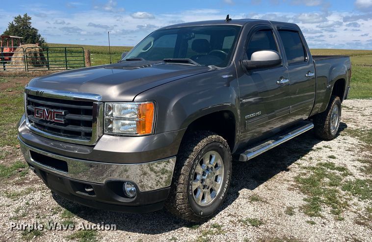 2012 GMC Sierra 2500HD Crew Cab pickup truck - EK8934