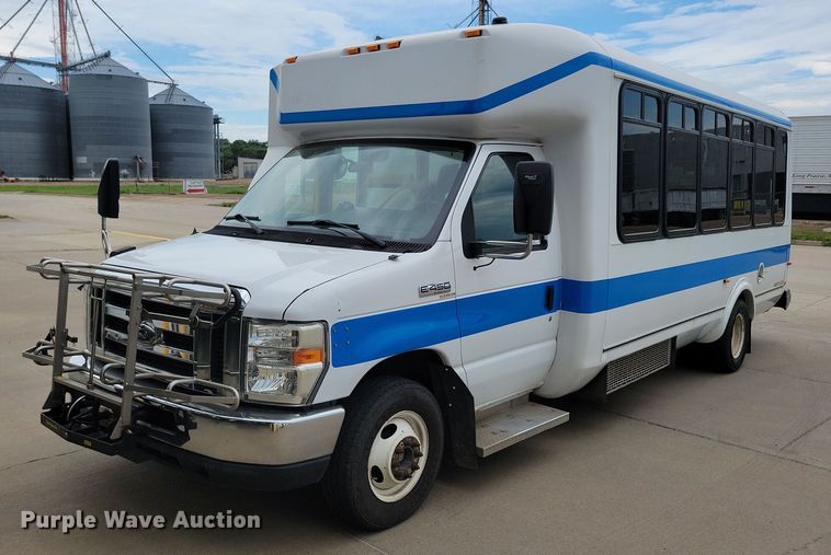2010 Ford Eldorado E450 Super Duty Aerotech shuttle bus - KA9889