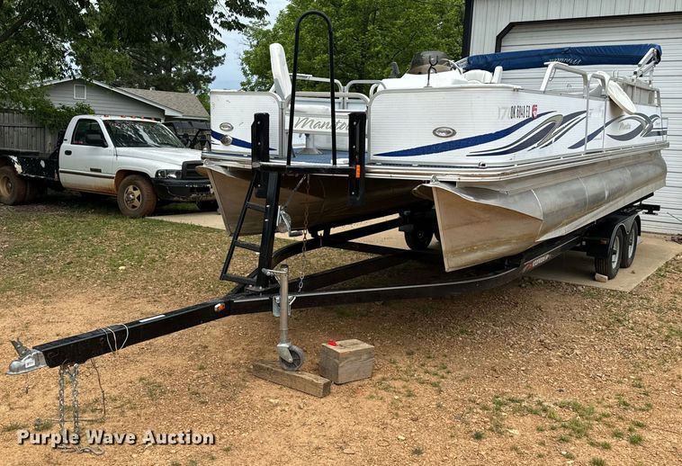 2009 Manitou Osprey pontoon boat - NQ9553