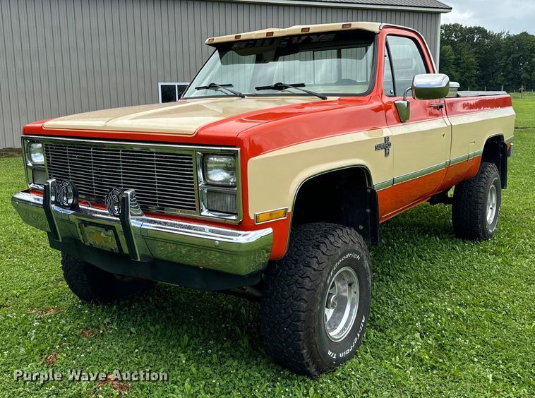 1984 Chevrolet  K10 pickup truck - OG9593