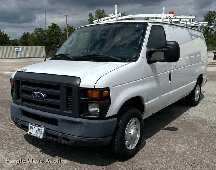 2014 Ford  E150 delivery van - OG9605