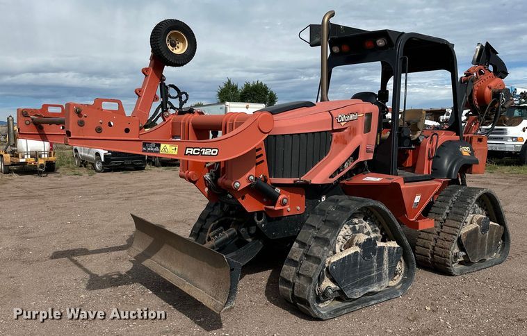 2014 Ditch Witch RT120 Quad vibratory cable plow - DG4492