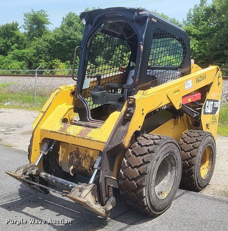 2014 Caterpillar  236D skid steer loader - DR4930