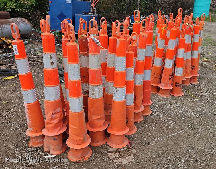 (100) Trimline traffic cones and bases - DR8741