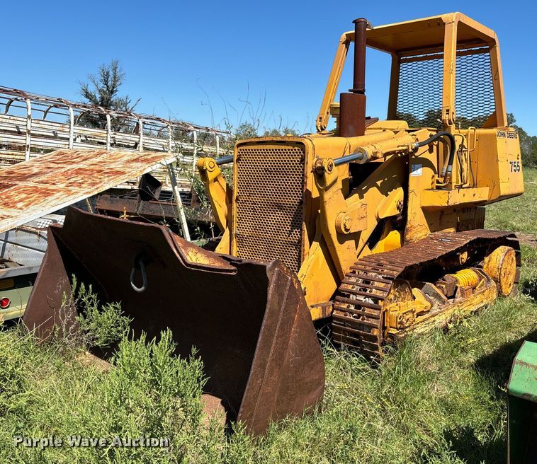 1977 John Deere  755 track loader - DS2520