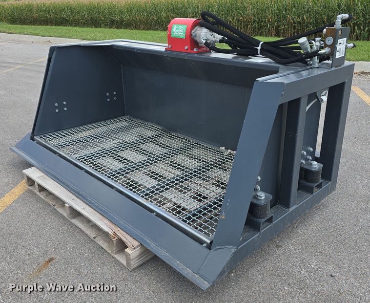 2024 Raytree RMVB72 skid steer vibrating bucket - DS4776