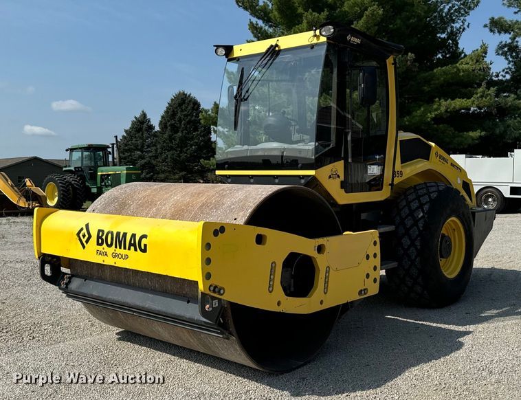 2017 Bomag BW211DH single drum vibratory roller - DW2267
