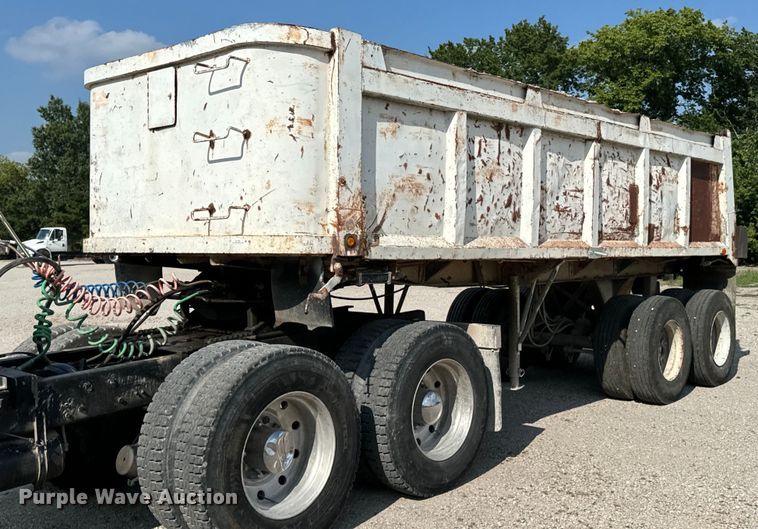 1972 Heil end dump trailer - DX1098