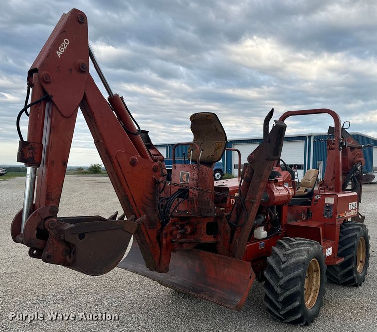2000 Ditch Witch 8020T vibratory cable plow - EE7494