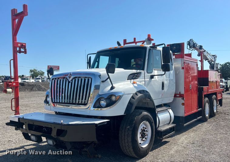 2012 International  7600  Crew Cab utility / service truck - EG0947