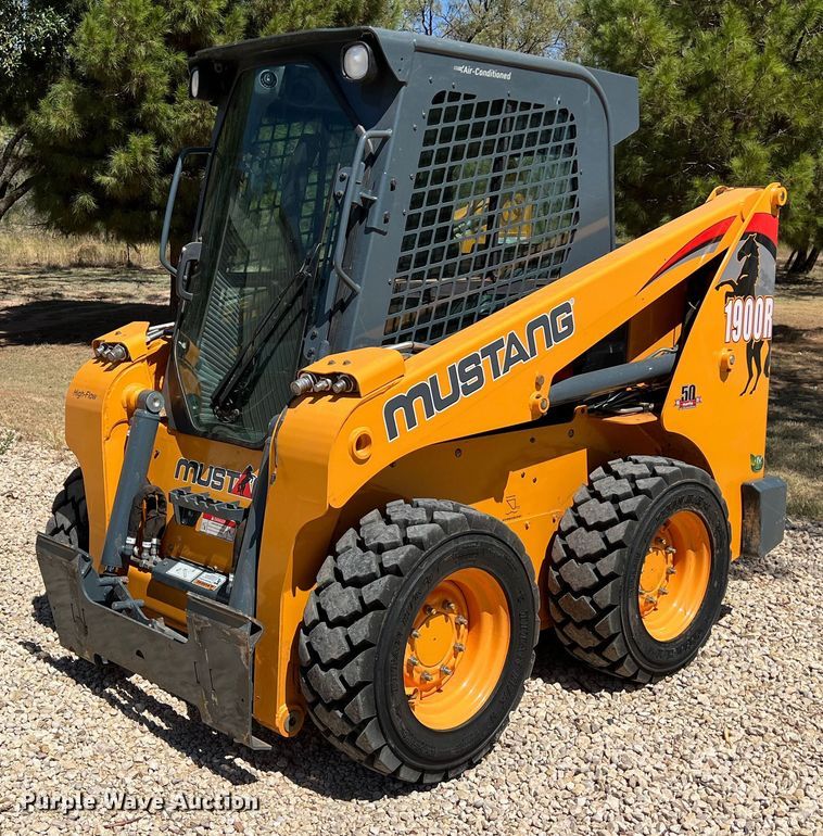 2016 Mustang 1900R skid steer loader - EJ2950