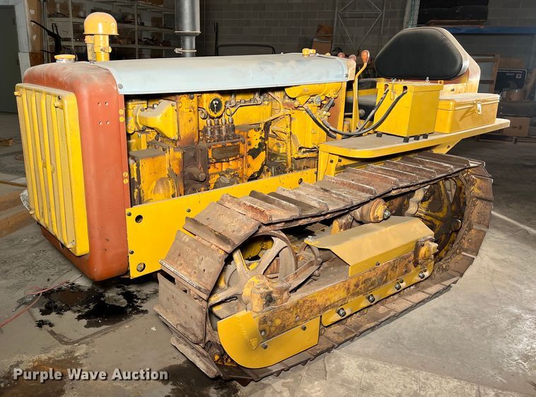 Caterpillar D2 crawler tractor - EJ2969