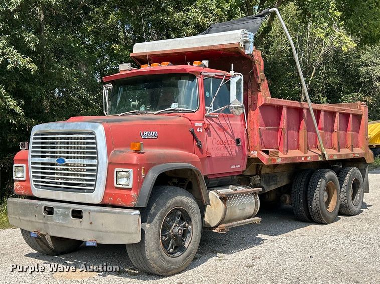 1994 Ford L8000 dump truck - EK3215