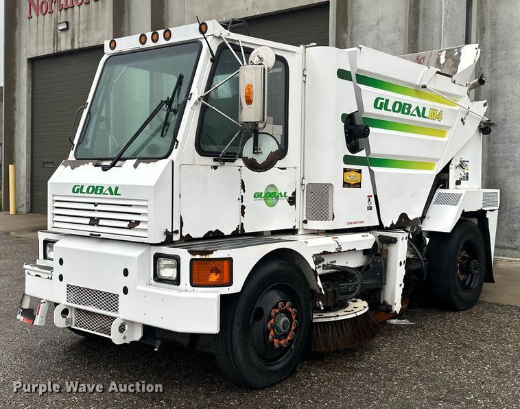 2012 Global Environmental Products  M4 street sweeper truck - LR9431