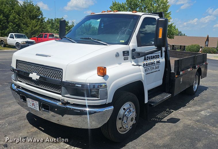 2003 Chevrolet  C4500 flatbed truck - NX9054