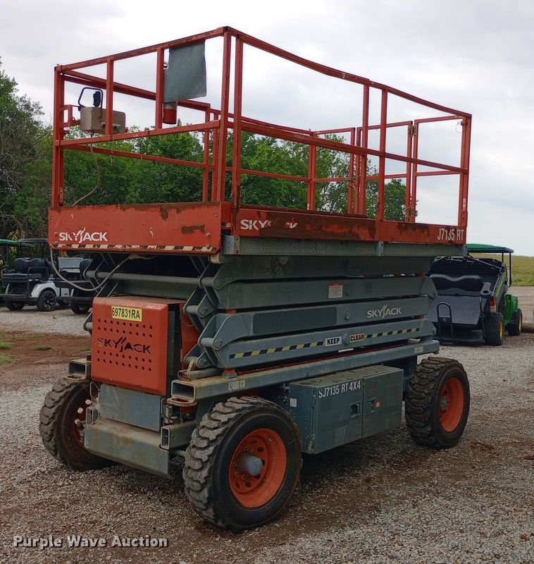 2003 Skyjack  SJ7135 scissor lift - NY9443