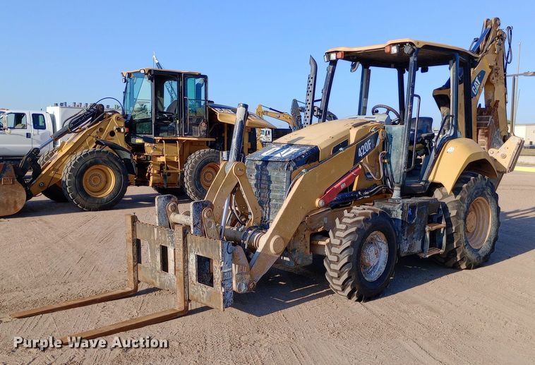 2015 Caterpillar  420F2 backhoe - NY9466