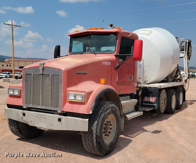 2000 Kenworth  W900B ready mix truck - OD9671