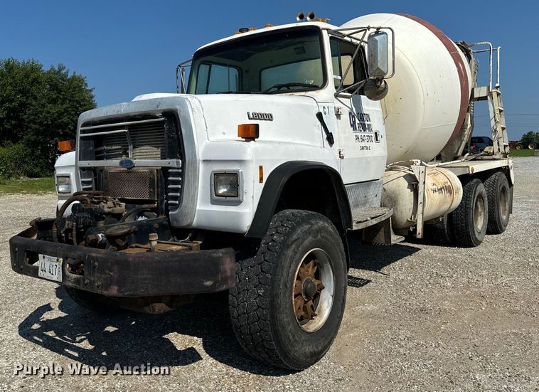 1995 Ford  LT8000 ready mix truck - OG9629