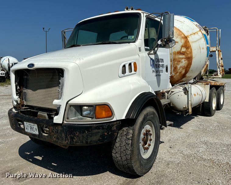 1998 Ford  LT8500 ready mix truck - OG9630