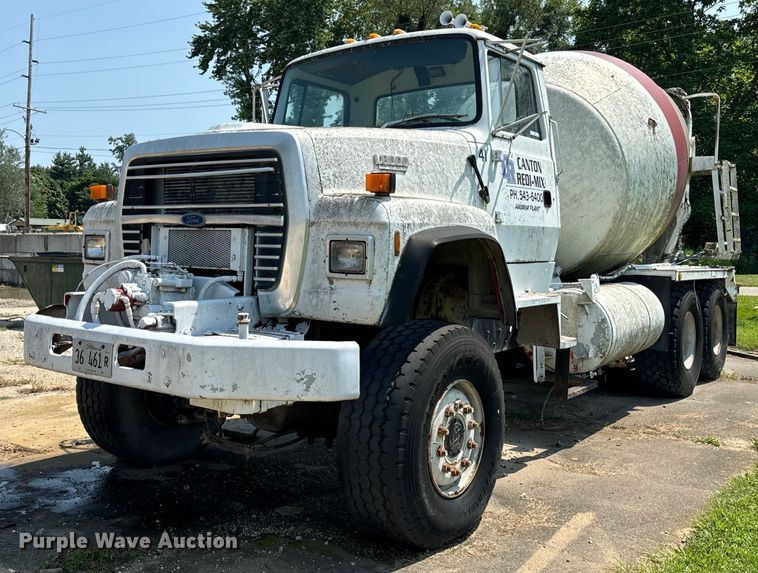 1994 Ford LT8000 ready mix truck - OG9633