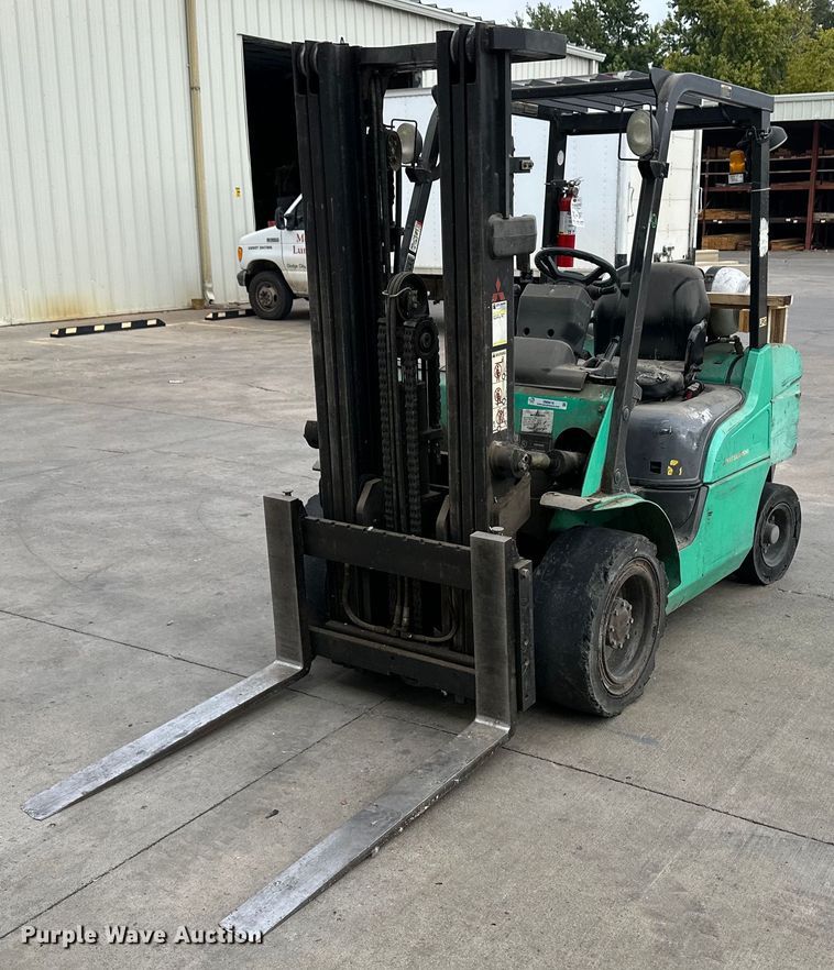 Mitsubishi FG30N-LP forklift - OM9618