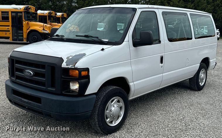 2013 Ford Econoline E150 XL van - DX1091