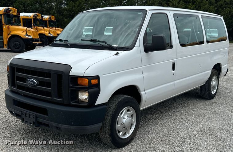 2010 Ford Econoline  E150 XL van - DX1092