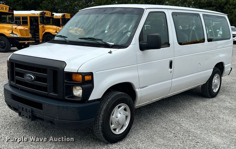 2009 Ford Econoline  E150 XL van - DX1093