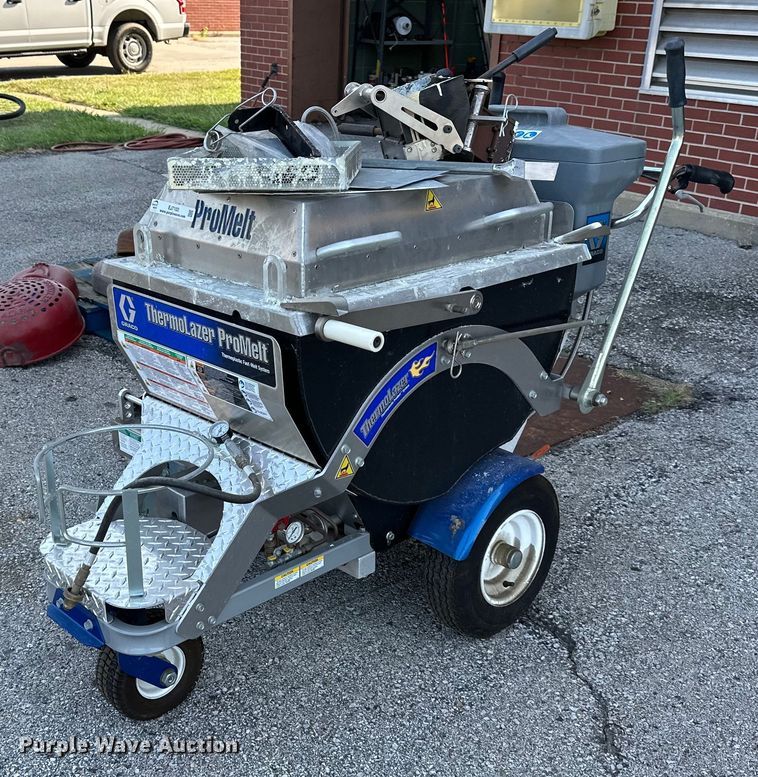Graco  Thermolazer Promelt striping machine  - EJ7103