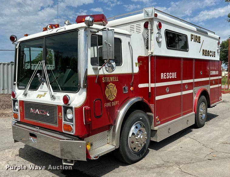 1981 Mack MC611FG rescue vehicle - EJ8870