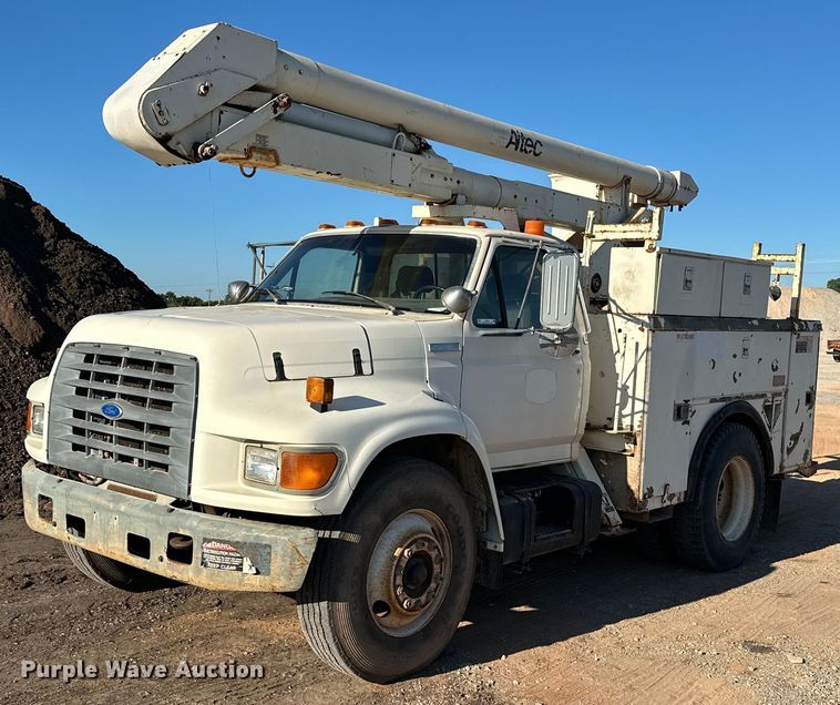 1997 Ford F800 bucket truck - EJ8934