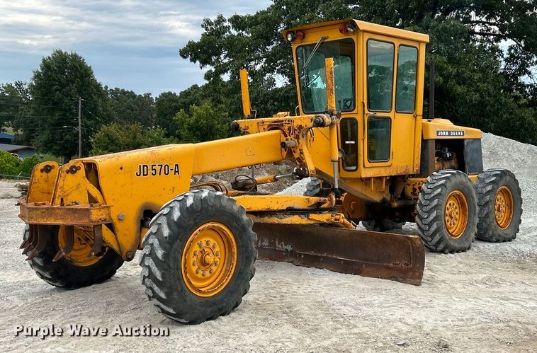 1973 John Deere 570A rigid frame motor grader - EK3013