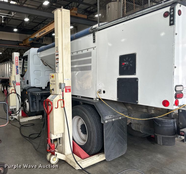 Stertil Koni four post lift - LR9435