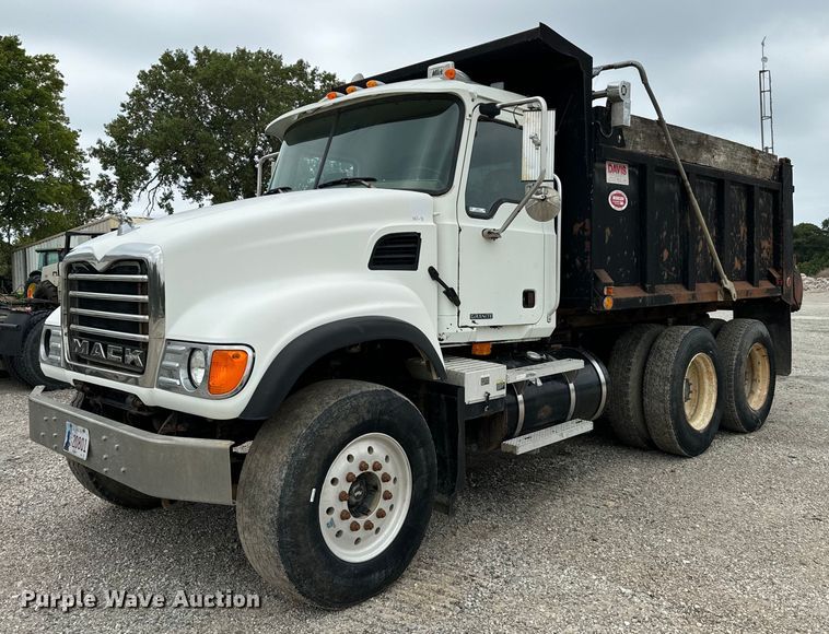 2005 Mack CV713 dump truck - NQ9759