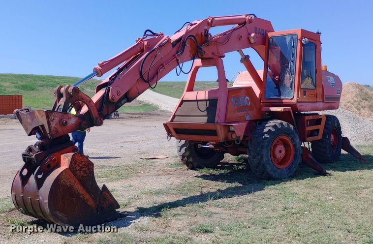 Badger Cruz-Air 1085C wheeled excavator - NY9474