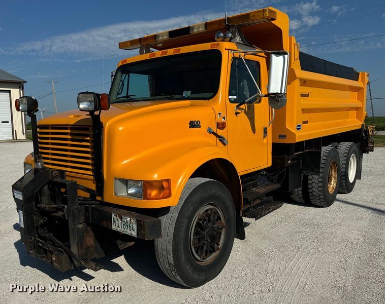 2000 International  4900 dump truck - OG9647