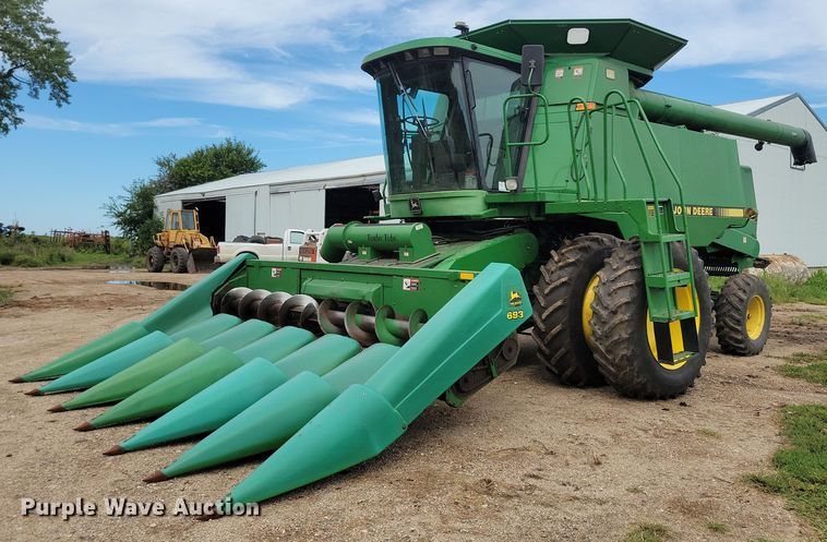 1996 John Deere 9500 combine - DR4469