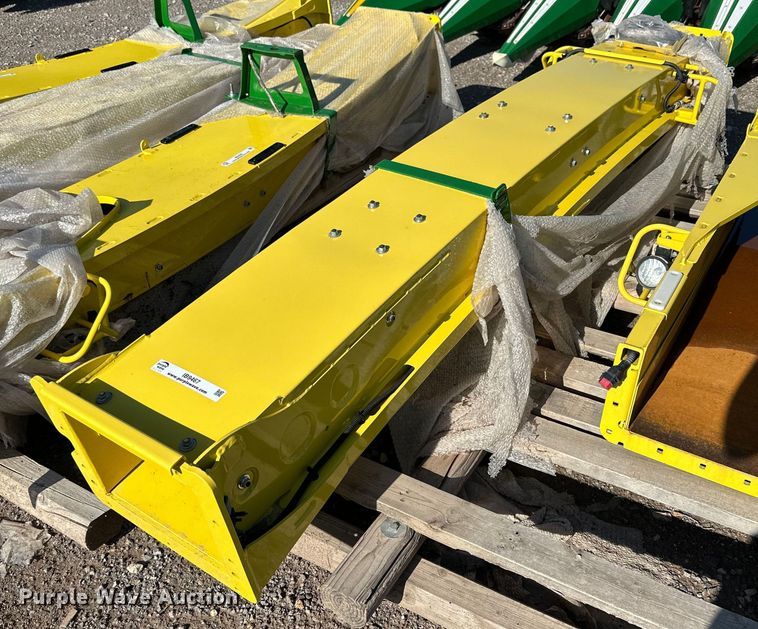 John Deere forage harvester spout - IB9467