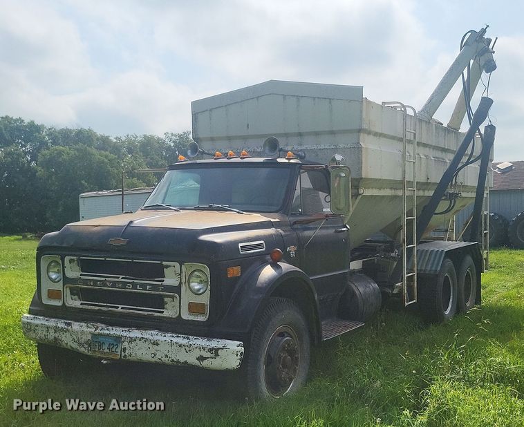1968 Chevrolet C60 fertilizer delivery truck - ME9311